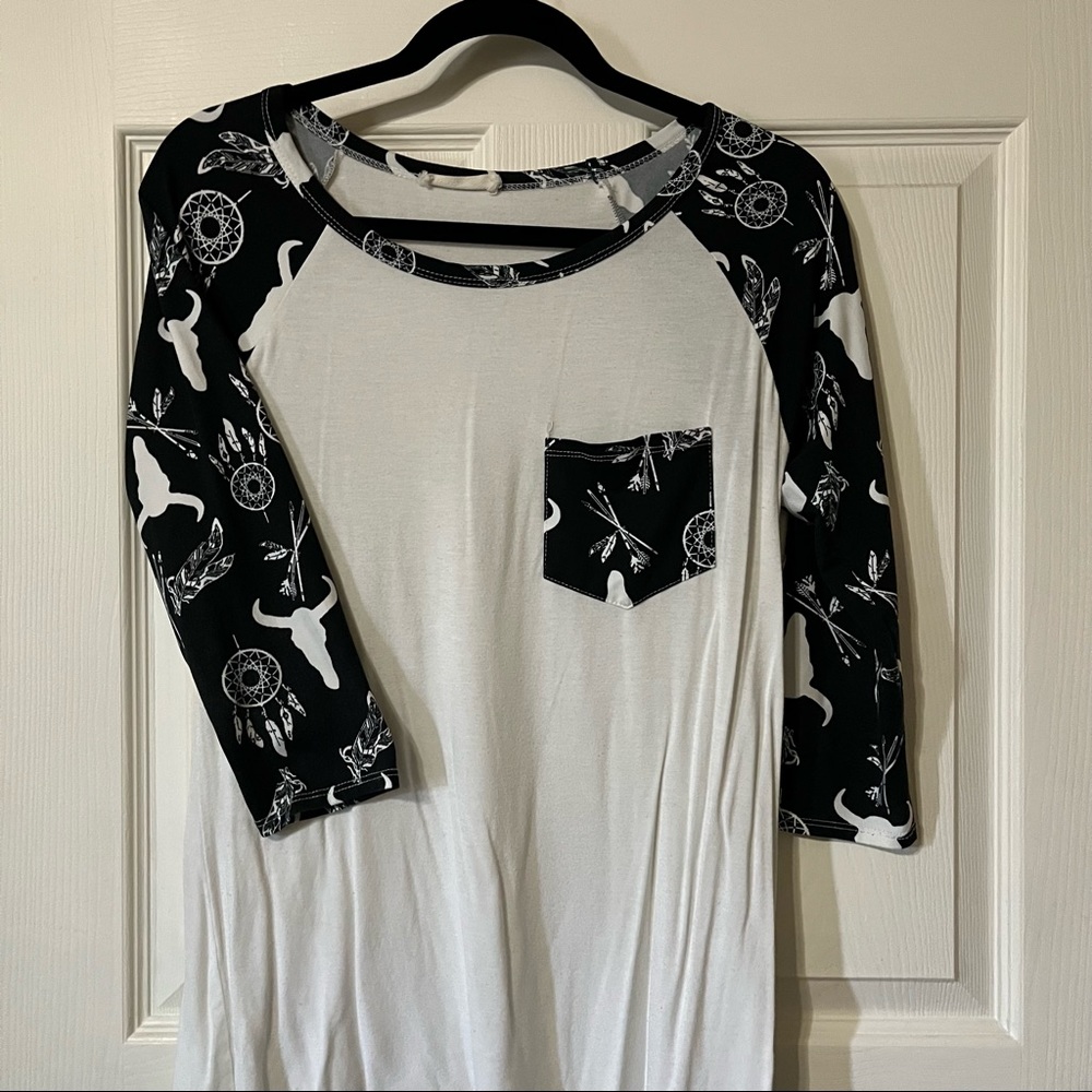 Cow and arrow baseball tee